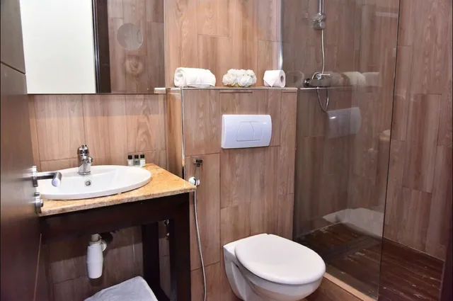 Double Room H، LIBERTE EXPRESS 4/4