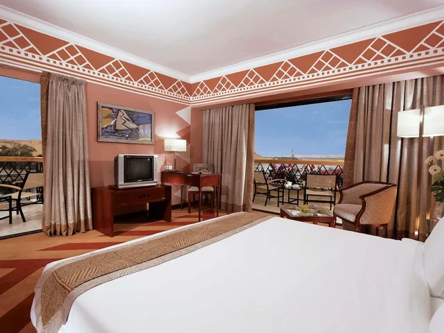 غرفة سوبيريور بسرير كينج بإطلالة على النهر، Movenpick Aswan 1/8