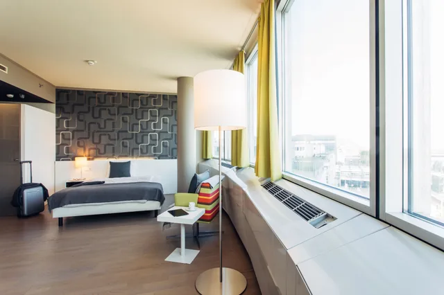 غرفة قياسية بسريرين منفصلين بإطلالة على النهر، harrys home Wien Millennium Tower 4/10