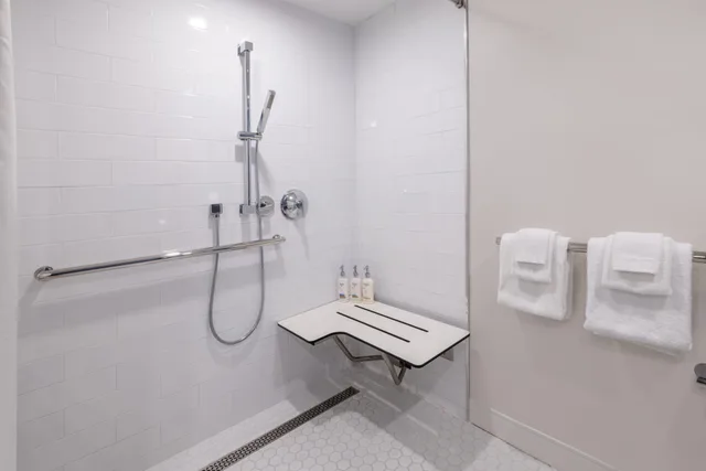 Room, King Bed, Ocean Front, Accessible، Holiday Inn Resort Bar Harbor Acadia Natl Park 1/1
