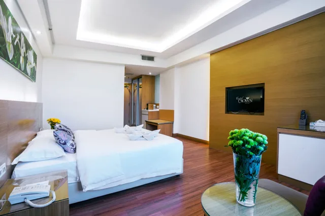 Superior, King Bed, Crystal Crown Hotel Petaling Jaya 3/5