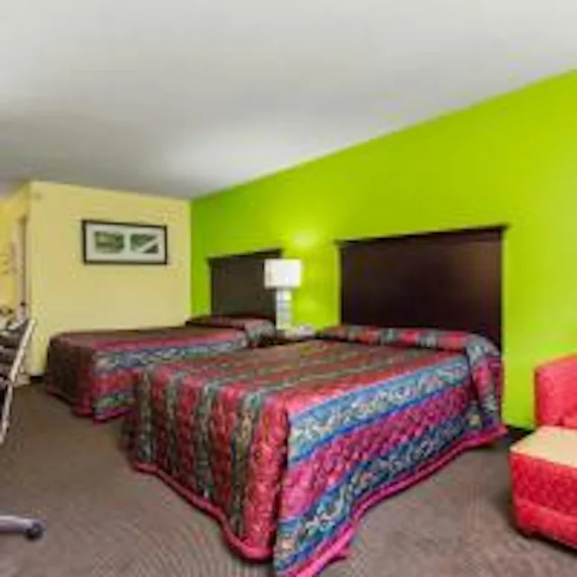 غرفة بسريرين كوين للمدخنين، Budget Host Inn by Hotel O Portland near I-65 2/3