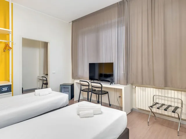 Happy, Standard, Triple, 3 Beds، B&B Hotel Milano Ornato 4/10