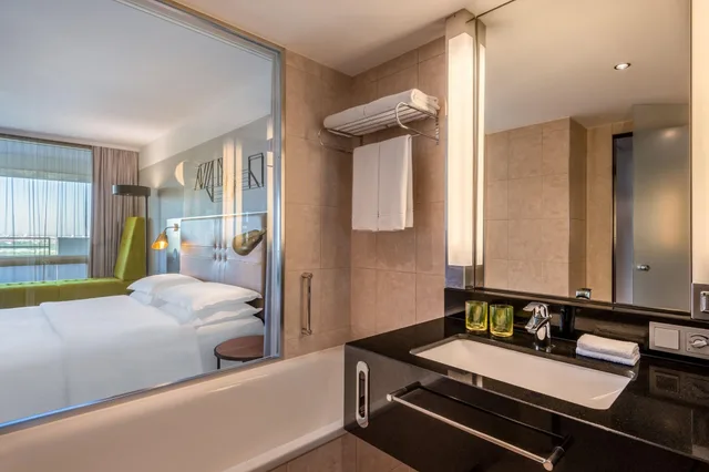 استوديو بسرير كينج، Four Points by Sheraton Munich Arabellapark 2/5