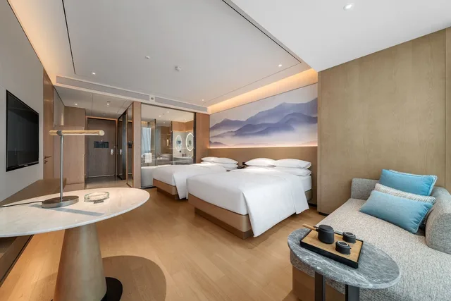 غرفة تنفيذية بسريرين مزدوجين بإطلالة على المدينة للمدخنين، Sheraton Fuqing Hotel 2/2