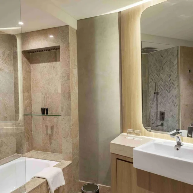 Premium, Family, King Bed, ARTOTEL Suites Mangkuluhur 5/6