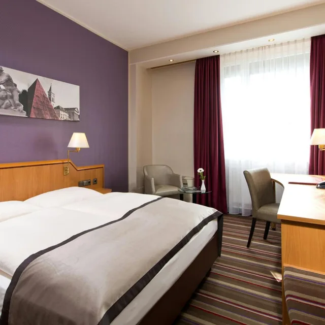 Comfort, King Bed, LEONARDO HOTEL KARLSRUHE 7/10
