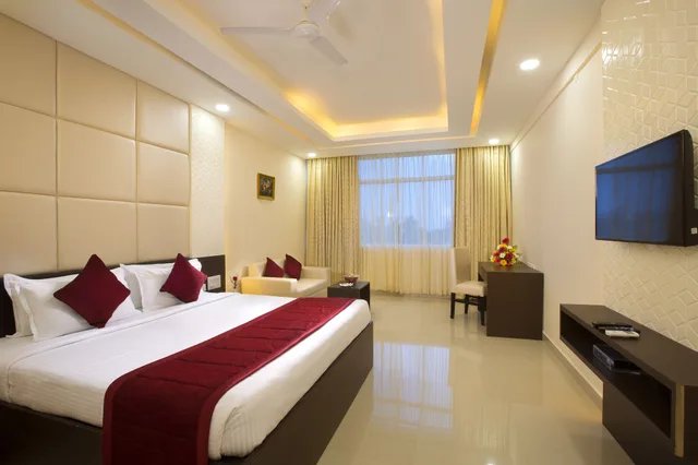Super, Deluxe, 3 Beds، Landmark Pallava Beach Resort Mahabalipuram Chen 1/1