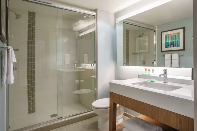 غرفة بسريرين كوين مع أريكة، Hyatt Place Houston Galleria 2/3