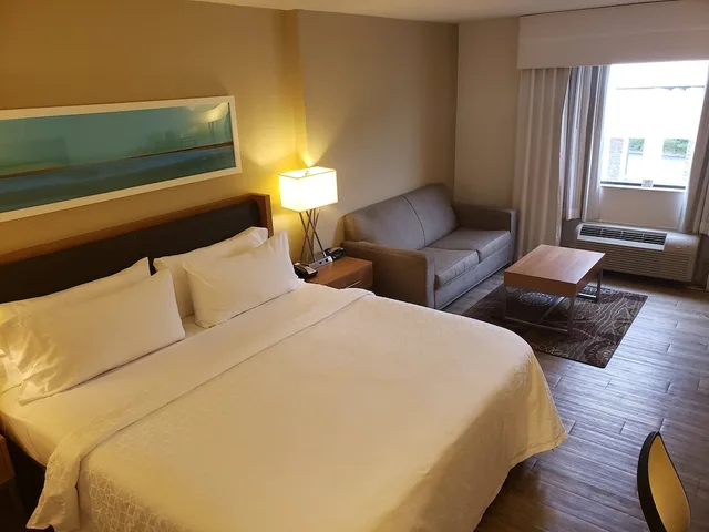 جناح بسرير كوين، Holiday Inn Express Pittsburgh-North(Harmarville) 1/3