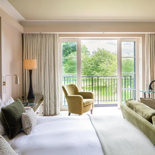 Deluxe, King Bed, with View, West Wing، THE GROVE 2/5