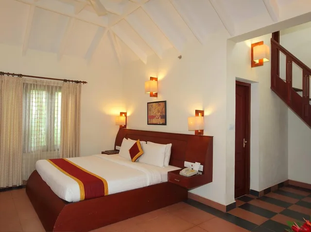 كوخ بسرير كينج بإطلالة على البحيرة، The World Backwaters 1/4