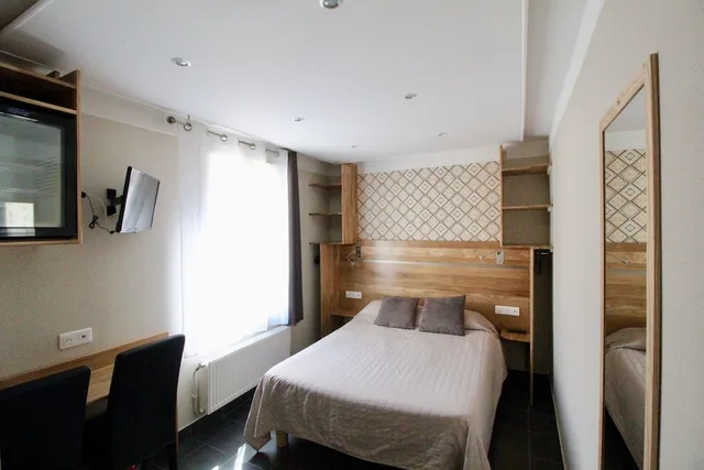 غرفة بسرير مزدوج، Hotel des Pyrenees 8/10