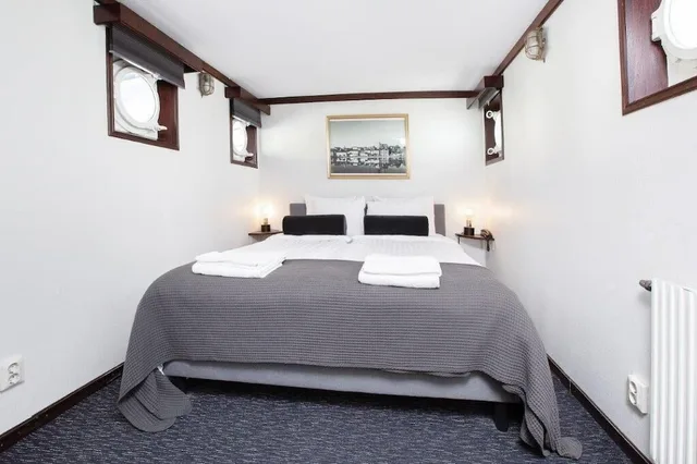 جناح بسرير كوين، Malardrottningen Hotel 1/2