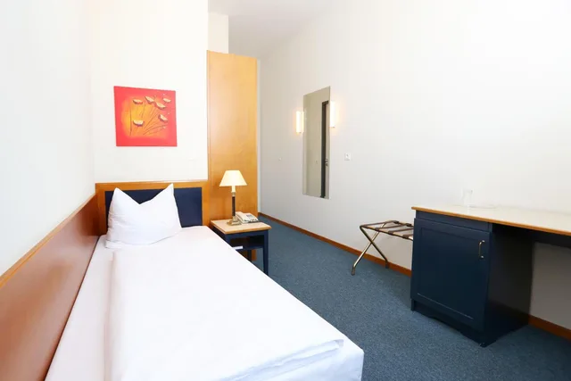 غرفة مفردة، H24 Hoteltow 3/11
