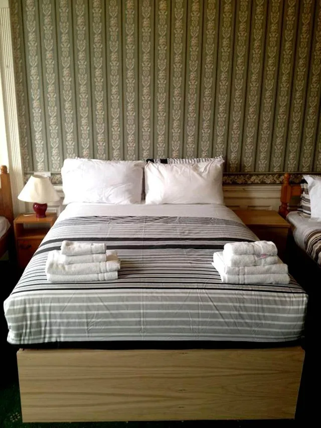 غرفة رباعية بسرير بطابقين، Adelphi Edinburgh Hotel 1/1