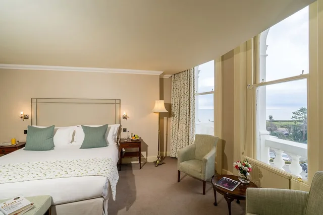 Junior Suite, Double Bed, Lateral Side Sea View، Grand Hotel Eastbourne 2/4