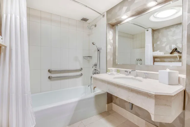 غرفة ديلوكس بسرير مزدوج بإطلالة، Hilton Washington DC Capitol Hill 5/5