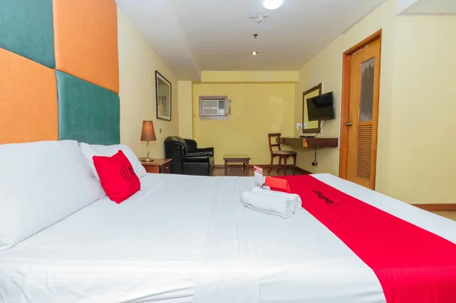 غرفة بسرير مزدوج، Reddoorz Timog Avenue Quezon City 5/9