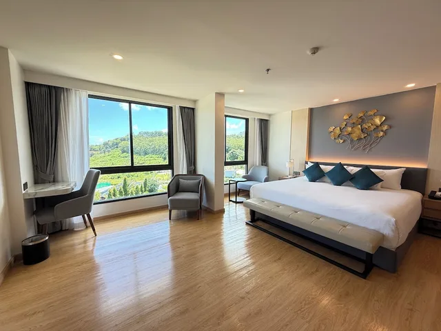 Grand, Vip, Suite, 1 King and 1 Single Beds، Wyndham La Vita Phuket 3/10