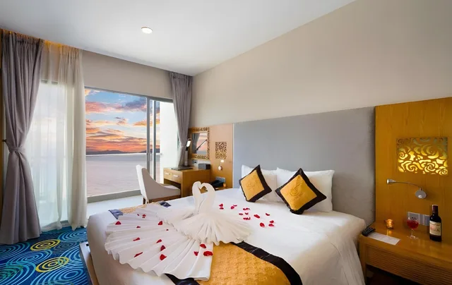 1 Bedroom, Senior, Suite, Balcony، Galina Hotel & Spa Nha Trang 1/1