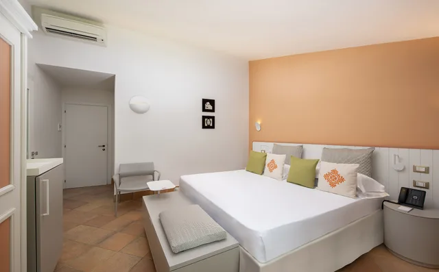 Pool, Double Bed، Chia Laguna - Hotel Village 8/13