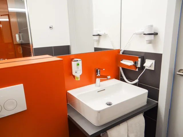 Standard, Multiple Beds, Campanile Leipzig Halle Airport 7/7