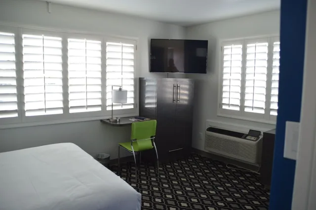 غرفة قياسية بسرير كوين، University Inn Tempe 5/7