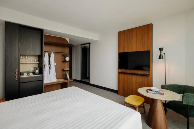 غرفة قياسية بسرير كينج، Crowne Plaza Adelaide Mawson Lakes 1/7