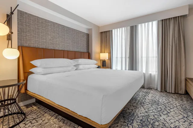 جناح بسرير مزدوج، Sheraton Suites Old Town Alexandria 1/6