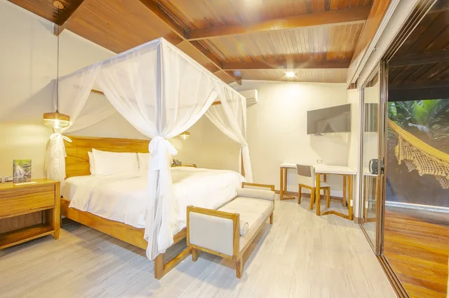 Master, Bungalow, King Bed، Chachagua Rainforest Hotel And Hacienda 4/9