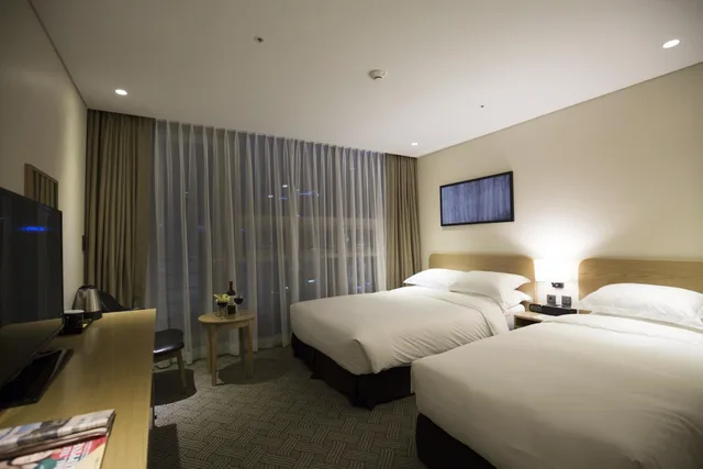 Family, Lateral Side Sea View، Best Western Haeundae Hotel 7/10
