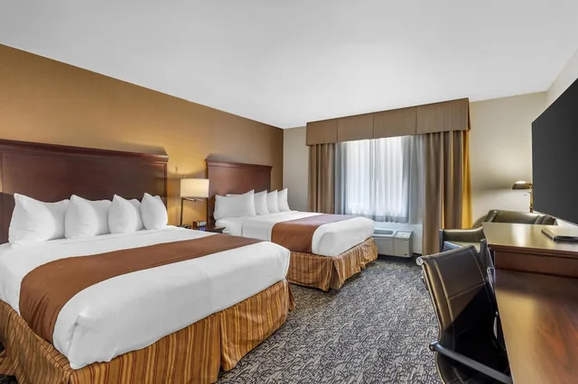 Standard, 2 Queen Beds, Best Western Plus Truckee-Tahoe Hotel 3/5