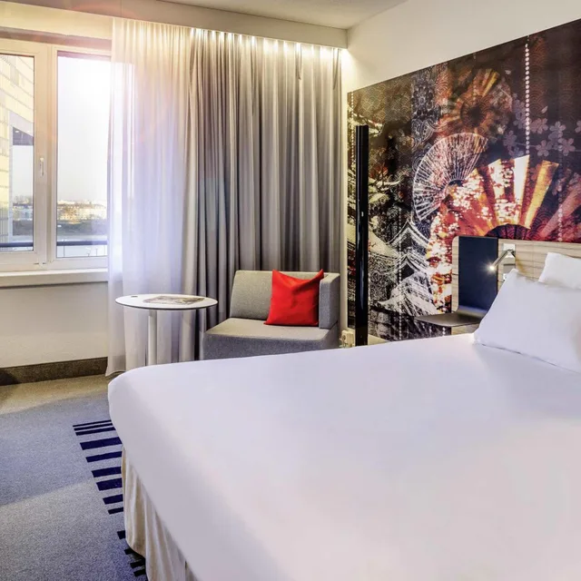 Family, King Bed, Novotel Koeln City 6/9