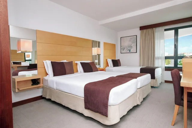غرفة سوبيريور ثلاثية بإطلالة، Hotel Acores Lisboa 1/3