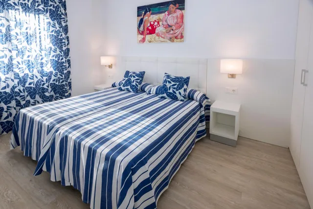 جناح بشرفة، Hotel Tahiti Playa 1/5