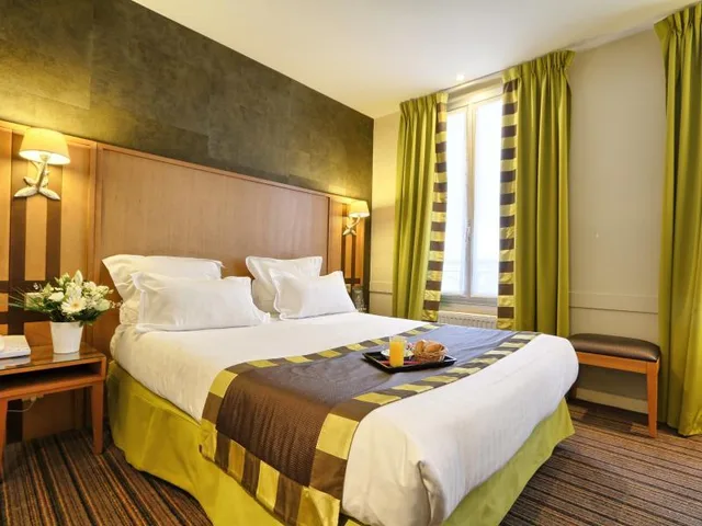 غرفة بريفيليج، Hotel Mondial 1/2