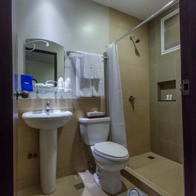 غرفة ديلوكس رباعية، Fersal Hotel Puerto Princesa 6/6
