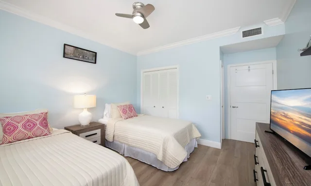 شقة سكنية بسرير كينج وسريرين منفصلين، Grandview Condominiums 1/10