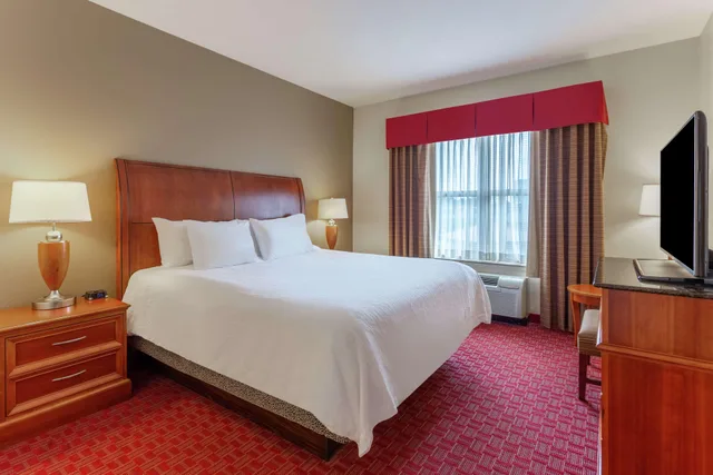 غرفة بسرير كينج بغرفة نوم واحدة لذوي الإعاقة، Hilton Garden Inn Madison West Middleton 1/4
