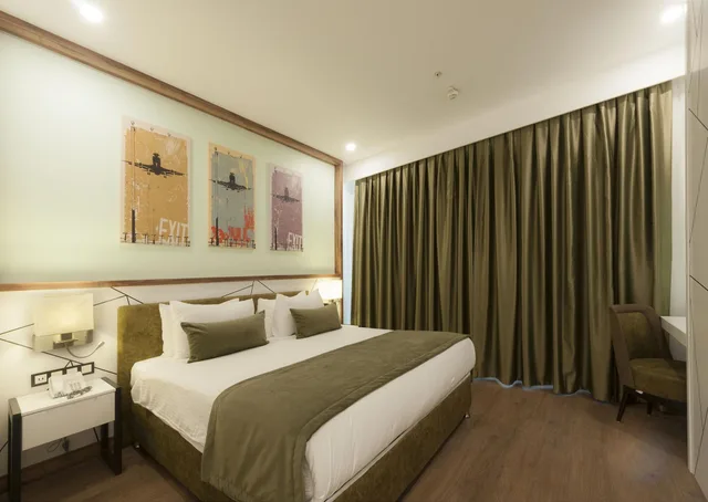 جناح جونيور، ISG Airport Hotel 3/5