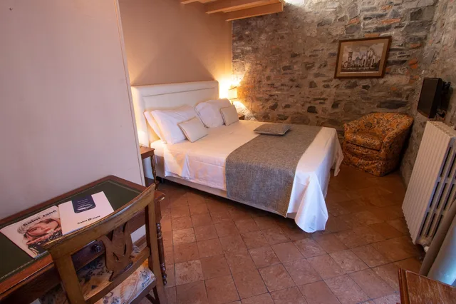 غرفة سوبيريور بسرير مزدوج بغرفة نوم واحدة، Albergo Le Due Corti 3/8