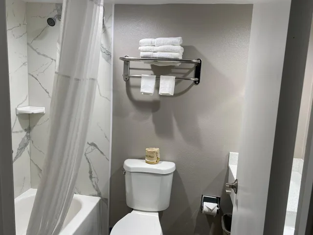غرفة بسرير كينج لذوي الإعاقة، Motel6 Bullhead City, AZ 8/10