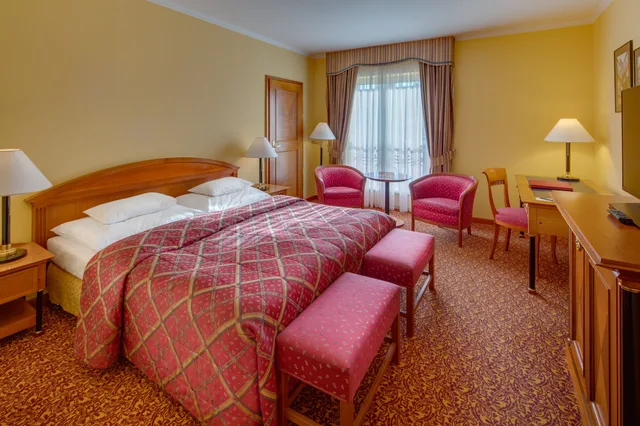 غرفة قياسية بسرير كينج، Savoy Hotel Prague 1/10