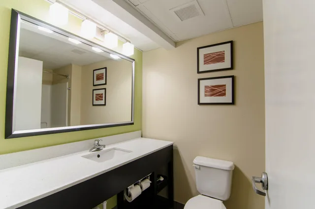 غرفة قياسية بسريرين مزدوجين، Clarion Pointe Apex - Holly Springs 3/4