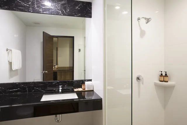 Working Area, King Bed، Civilize Hotel 2/3