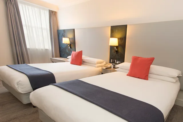 غرفة ديلوكس بسرير مزدوج، DoubleTree by Hilton London Kensington 2/5
