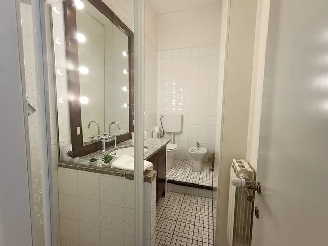 غرفة ديلوكس بسرير كينج بحوض جاكوزي، B&B 52Cento 3/3