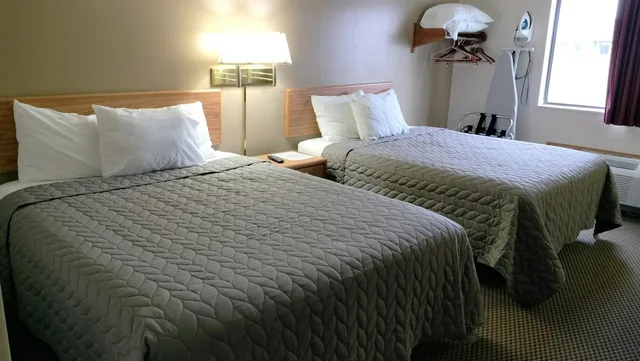 غرفة بسريرين كوين، Magnuson Hotel Ironwood 1/4