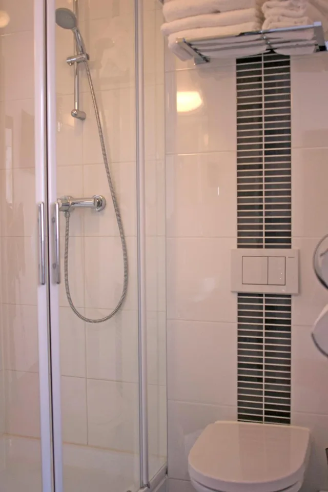 غرفة ثلاثية، Hotel Allure 4/6